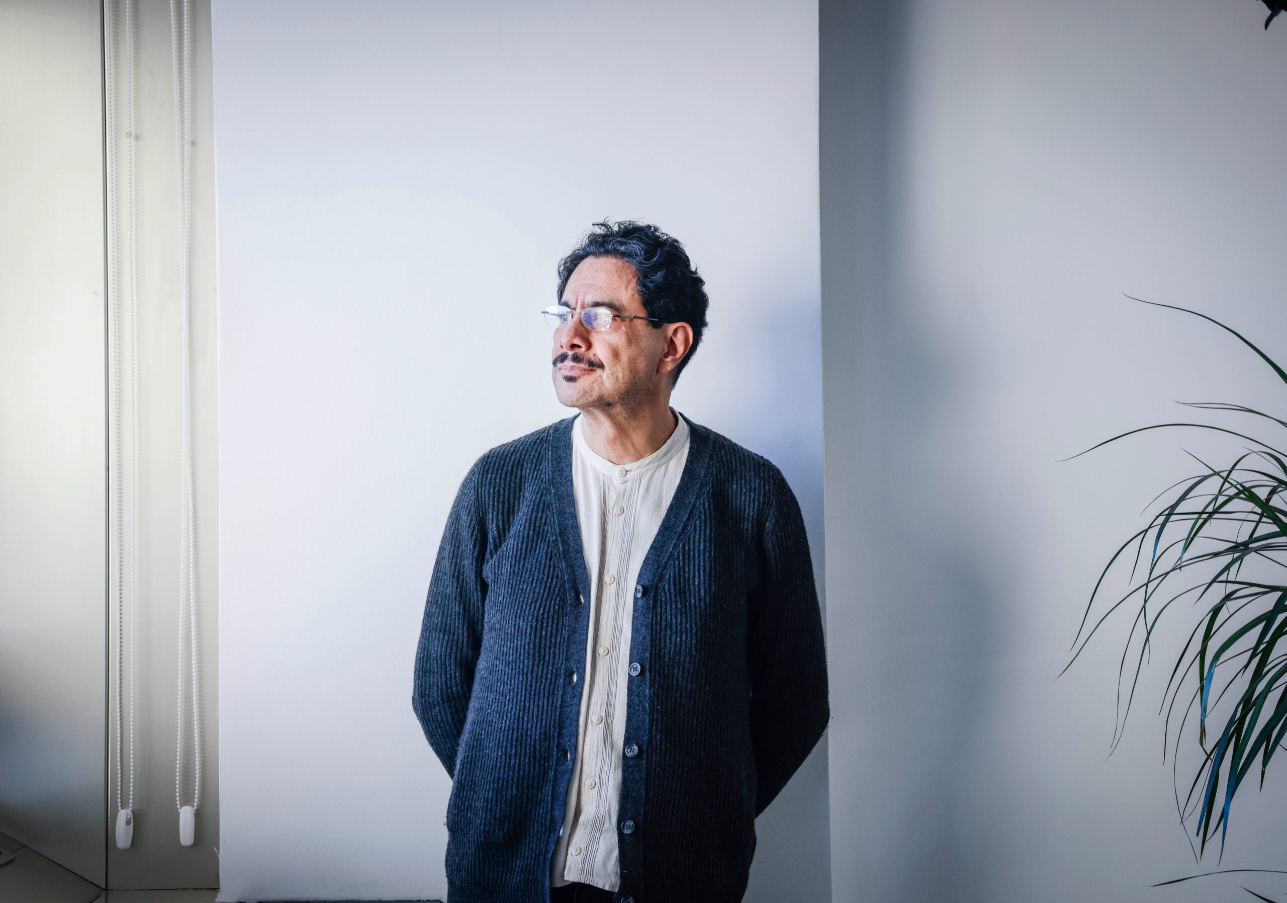 Iván Cepeda se afianza como el líder de las encuestas presidenciales en Colombia