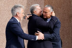 El Barça abre la campaña con la dimisión de Laporta