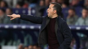 Luis Castro se desubre ante la afición granota: “Es como jugar con doce»