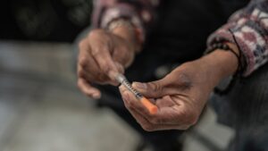 Estados Unidos destaca la reducción de muertes por sobredosis gracias a “la cooperación con México”