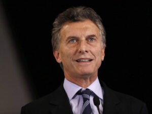 Expresidente Macri se perfila candidato para competir contra Milei