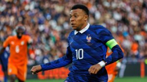 1-2: Mbappé no marca y el hermano de Doué tumba a Francia