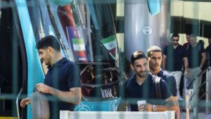 Irán entrena por primera vez en EE.UU. entre protestas antes de su debut mundialista