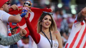 Cómo la IA sexualiza a mujeres por nacionalidades en redes